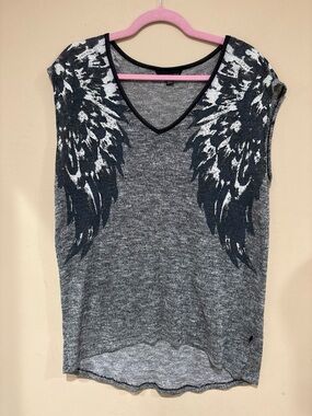 Rock & Republic Gray Wing Print V-Neck Tank